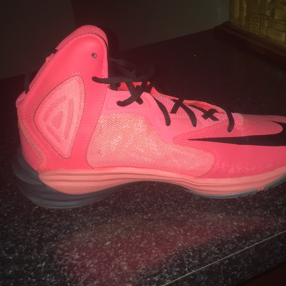 Shoes - Picture 7 of 8